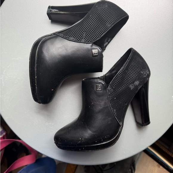 Elegant Black Women's Heeled Ankle Boots - Picture 1 of 3
